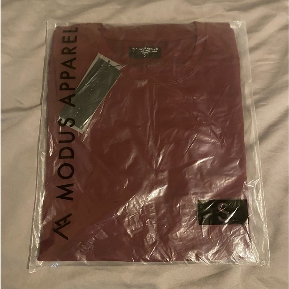 🔥New long sleeve active top in  burgundy. Rounded bottom. More colors in closet - Picture 2 of 8